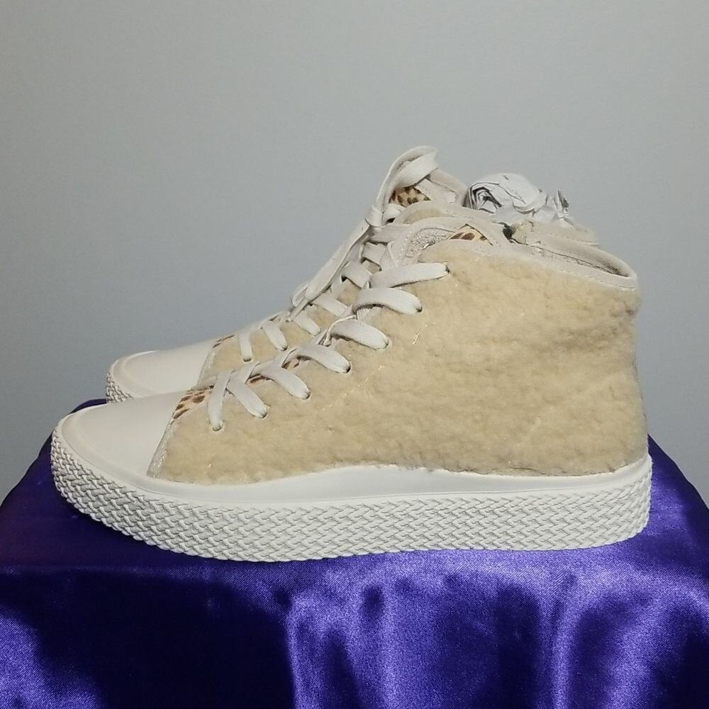 Dolce Vita Veola Plush High Top Sneakers Cream Calf Hair Women’s Size 9